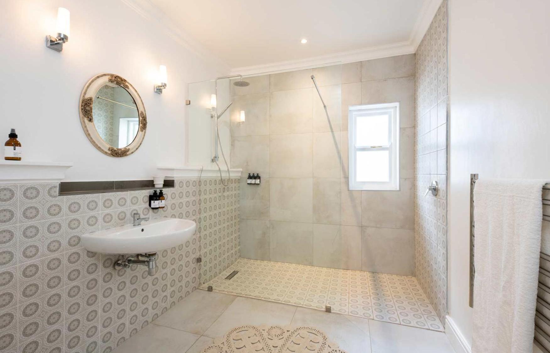 Banhoek Corner Guesthouse Стеленбош Екстериор снимка