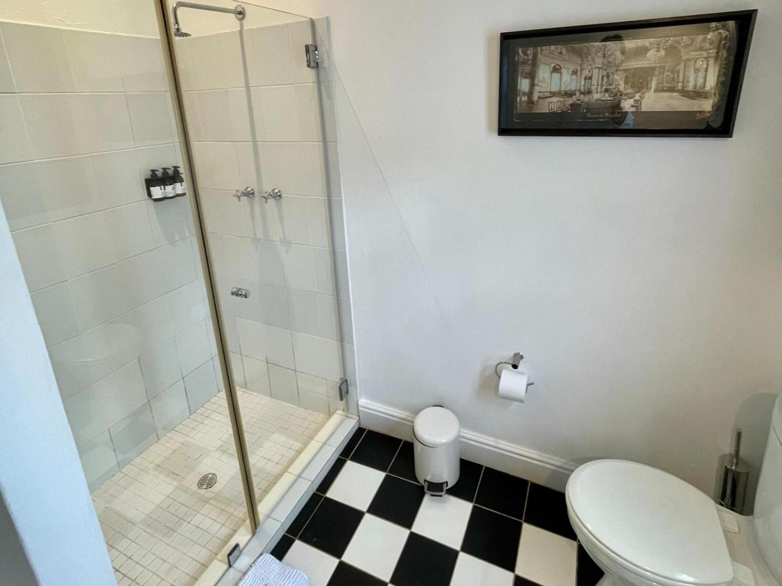 Banhoek Corner Guesthouse Стеленбош Стая снимка