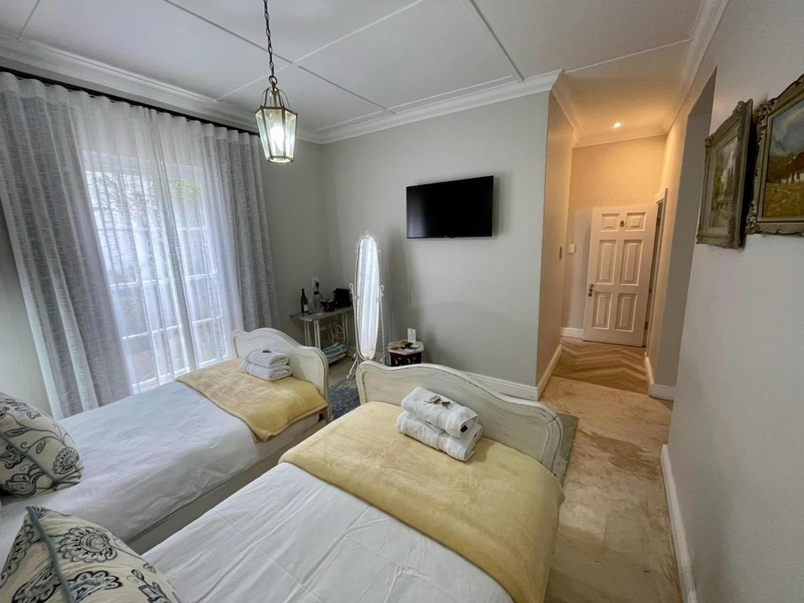 Banhoek Corner Guesthouse Стеленбош Стая снимка